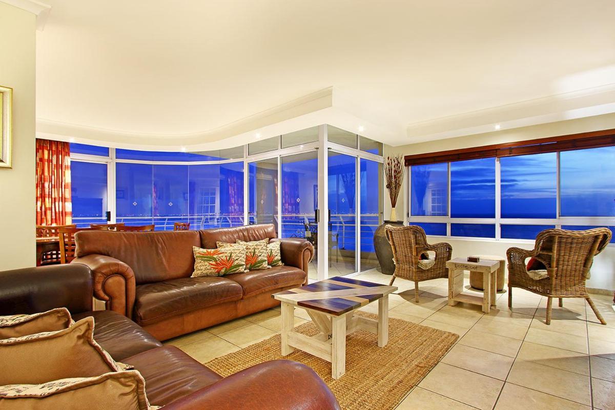 Ocean View C602 By Hostagents Apartment Bloubergstrand Exterior photo